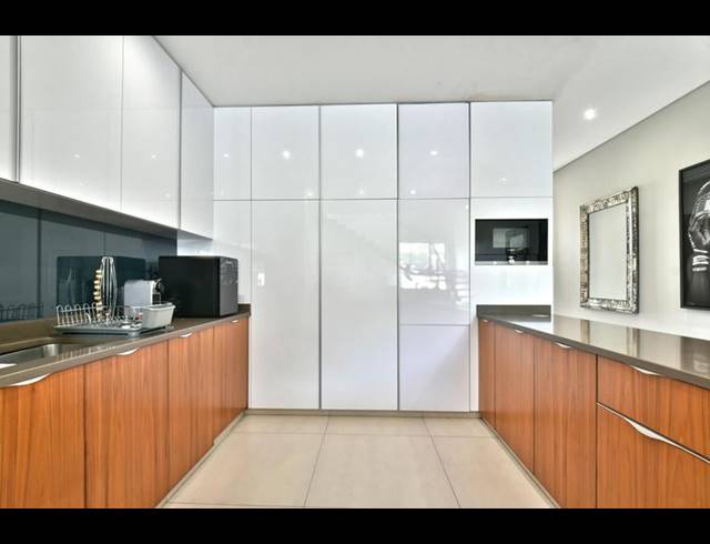 2 BEDROOM APARTMENT FOR SALE IN FOREST TOWN